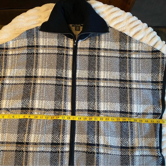 Tahari Plaid Poncho. - Picture 6 of 7